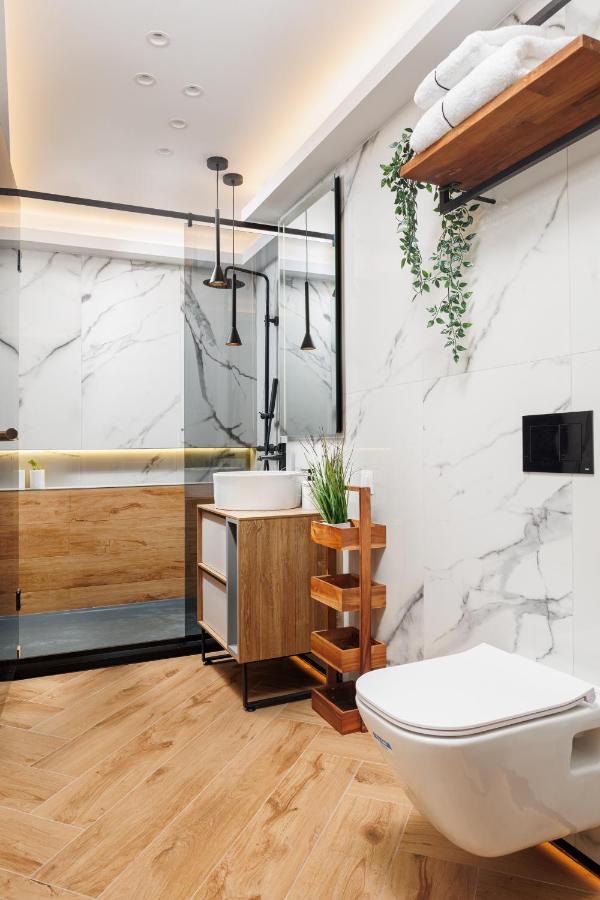 Pure Living Apartment W. Private Parking บราชอฟ ภายนอก รูปภาพ