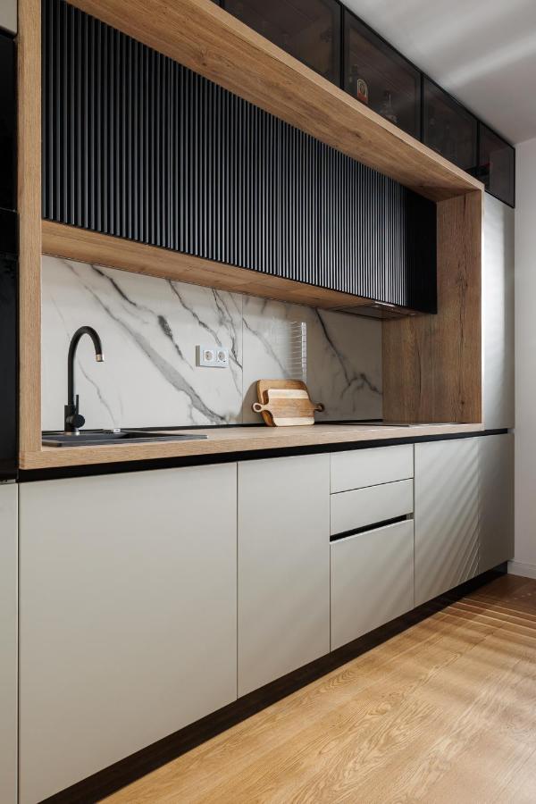 Pure Living Apartment W. Private Parking บราชอฟ ภายนอก รูปภาพ