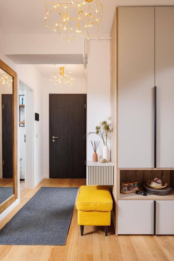 Pure Living Apartment W. Private Parking บราชอฟ ภายนอก รูปภาพ