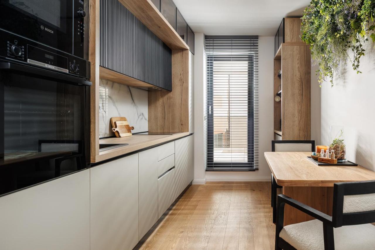 Pure Living Apartment W. Private Parking บราชอฟ ภายนอก รูปภาพ