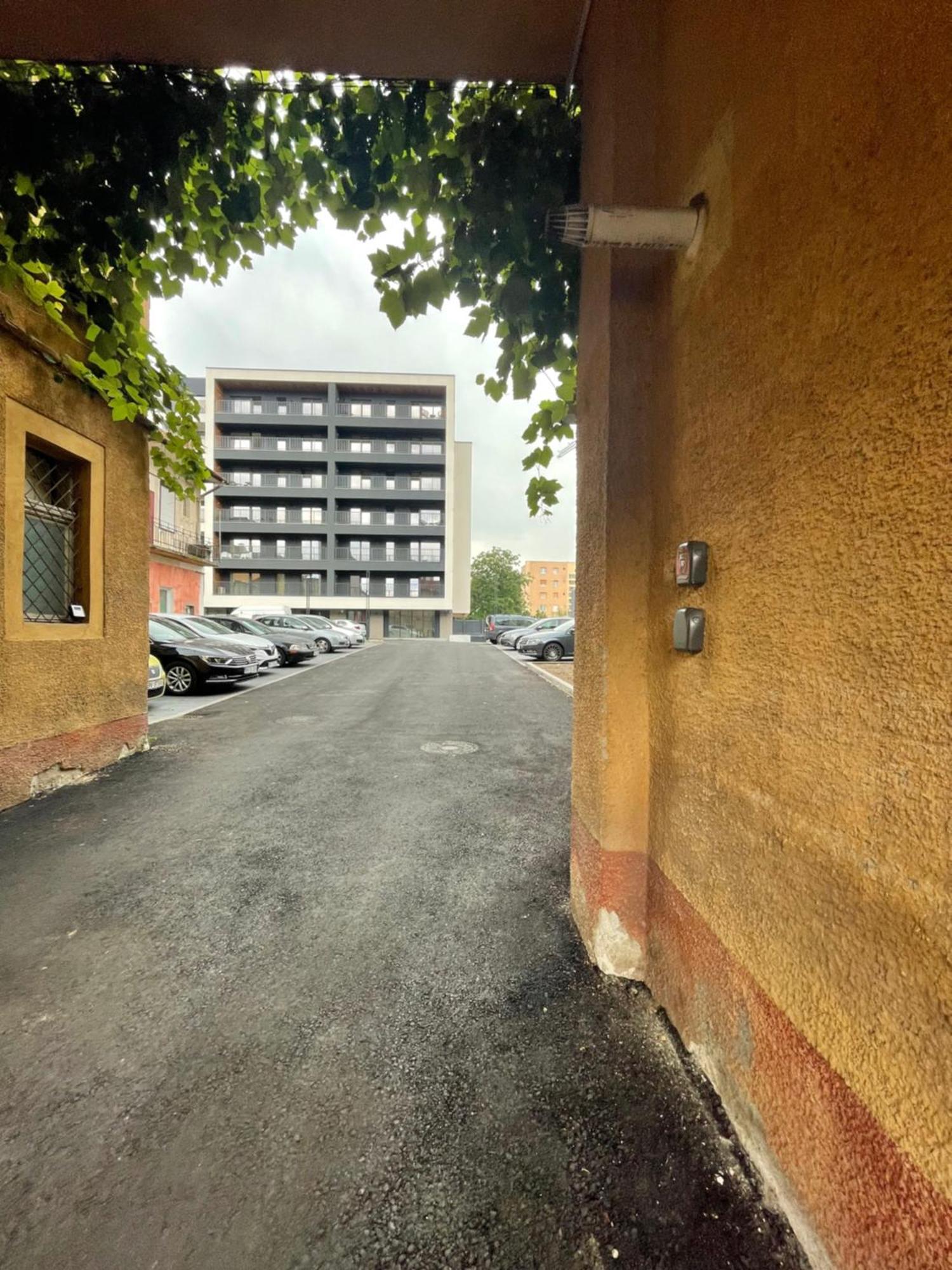 Pure Living Apartment W. Private Parking บราชอฟ ภายนอก รูปภาพ